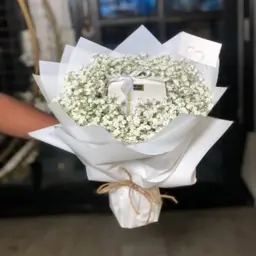 باقة جيبسو مع ربع كيلو شوكولاتة باتشي